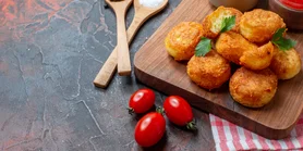 Картопляно-сирні пончики на сніданок, обід чи вечерю