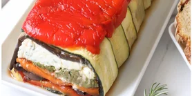 Французское лето на террасе: рецепт овощного террина с песто и сыром