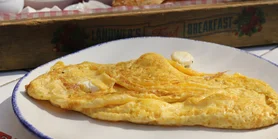 Можно готовить хоть каждый день. Рецепт простого омлета на завтрак