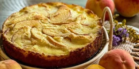 Німецький кухен: рецепт найпростішого пирога з персиками