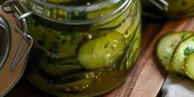 Мариновані огірки пікулі: ідеально до бургерів