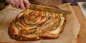 До Маковія: хліб-равлик з маком, фісташками та яблуками від української кулінарки