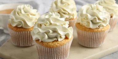 Кекси з аґрусом: рецепт літніх капкейків для красивого чаювання