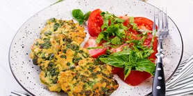 Идеальный гарнир: стейки из цветной капусты с травяным маслом