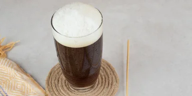 Тонизирующий квас с секретным ингредиентом: бодрит и освежает