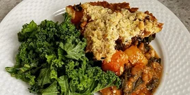 Овощной крамбл с пряностями: рецепт соленой овсянки