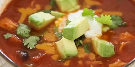 Мексиканський настрій: курячий суп з тортильєю в мультиварці