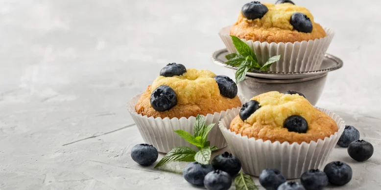 Вегетаріанські мафіни з лохиною - смачний десерт, який зручно взяти з собою