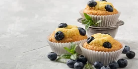 Вегетаріанські мафіни з лохиною - смачний десерт, який зручно взяти з собою