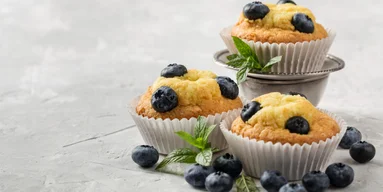 Вегетаріанські мафіни з лохиною - смачний десерт, який зручно взяти з собою