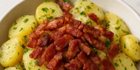 Немецкий картофельный салат с беконом: идеально к бокалу хмельного