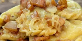 Суперпухкі: рецепт вареників із грибами лисичками та картоплею