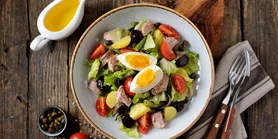 Яркий и вкусный: салат Нисуаз с тунцом