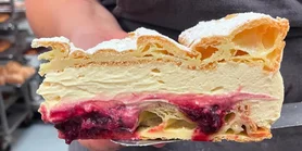 Хит, докатившийся до Нью-Йорка: нежнейшая Карпатка с вишнями по рецепту NYT