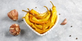 Без стерилизации: быстрый рецепт маринованного острого перца на зиму