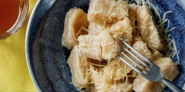 Тыквенные клецки под сыром: осенний рецепт на завтрак и обед