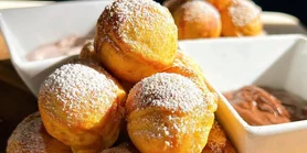 Данські оладки: пухкі та круглі млинці з кардамоном Еблесківер на пахті