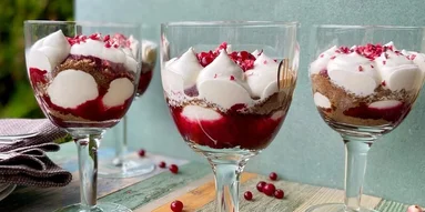 Рупмаизес картоюмс: Латвийский изысканный трайфл из черного хлеба