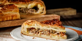 З гарбузом і яловичиною: грецький пиріг шумуш з м'яким листковим тістом