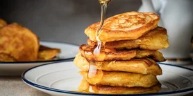 Тыквенные оладьи на кефире: воздушные, мягкие и всегда удачные