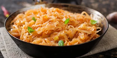 Идеальная тушеная капуста с мясом: простой рецепт, который всегда удается