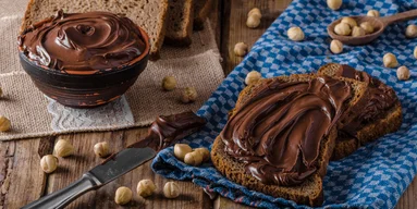 Натуральная и домашняя: простой рецепт нутеллы из орехов и какао