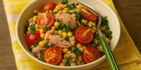 Швидко і корисно, і можна без світла. Салат із консервованого тунця та кукурудзи