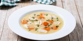 Авголемоно: классический греческий суп из остатков курицы гриль