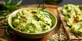 Швидкий перекус з користю: намазка з авокадо за рецептом Євгена Клопотенка