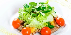 Салат из утиного филе и персиков-гриль: идеальное блюдо выходного