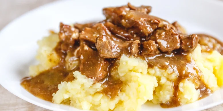 Як в дитинстві: рецепт найпростішої підливи до картоплі