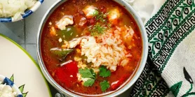 Те, що треба у мороз: ароматний суп з фаршированим перцем