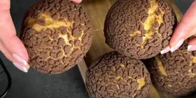 Ніжні булочки шу з хрумким кракелюром: рецепт, що вражає