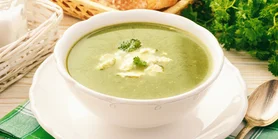 Суп-пюре з кабачків, картоплі та чедеру