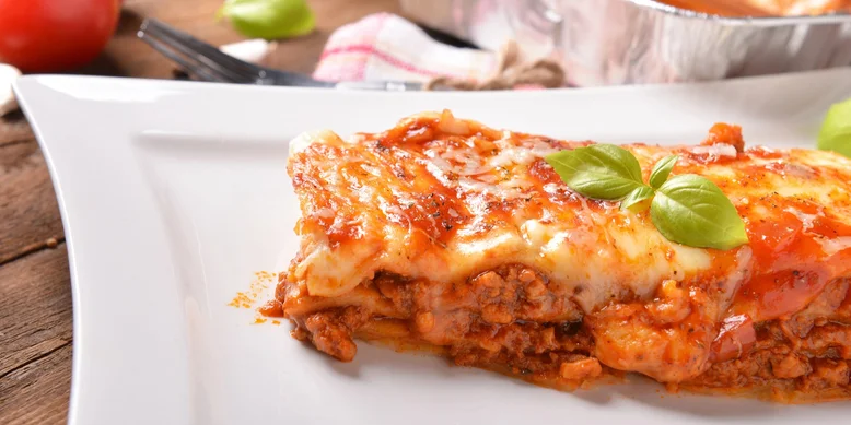 Лазанья болоньєзе: класичний рецепт, який зігріє, наситить і порадує