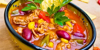 Суп тако с фасолью и говядиной: согревающий эффект гарантирован