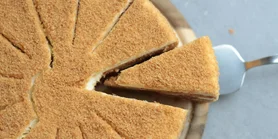 Ароматний і простий. Медовик зі сметанним кремом - ідеальні пропорції та ніжність