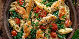Паста з куркою та овочами в одному горщику