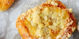 Польські булочки-дріжджівки з яблуками та посипкою від відомої фуд-блогерки