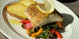 Ужин будничного дня: рецепт рыбы в травах с зеленью и грибами