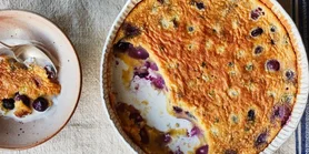 Осіння ягода: рецепт клафуті з виноградом на десерт до кави