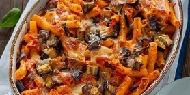 Норма аль форно: рецепт пасты с баклажанами, томатным соусом и моцареллой