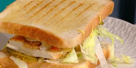 Ідеальний варіант для шкільного обіду: рецепт бутерброда з курячою відбивною