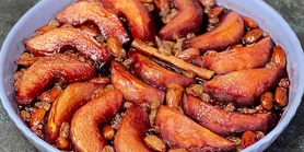 Айва в червоному вині: ідеальний десерт з прянощами та осіннім вайбом