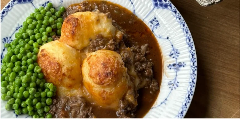 С облачками картофеля: рецепт пастушьего пирога к праздничному столу