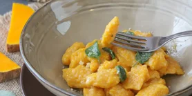 Тыквенные ньокки: простой осенний ужин с ароматом пармезана и тимьяна