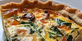 Изысканный киш с лососем и шпинатом: простой рецепт без муки