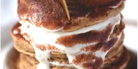 Без бананов и яиц: быстрые протеиновые панкейки-тирамису: быстрые протеиновые панкейки