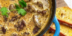 Сливочная: рецепт куриной печени со специями и сыром в сливках