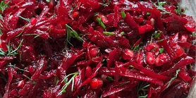 Французский винегрет: рецепт свекольного салата с гранатом и легкой заправкой